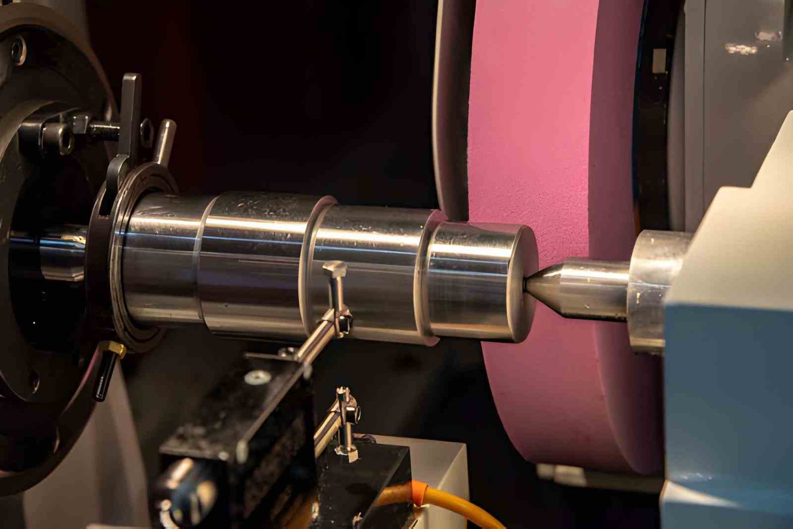 Cylindrical grinding   steel shaft