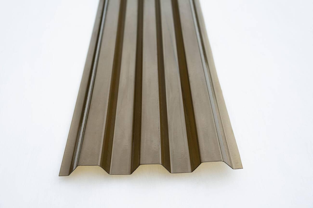 Polycarbonate plastic trapeze for roofing